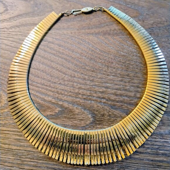Vintage Gold Tone Choker Necklace - Picture 2 of 4